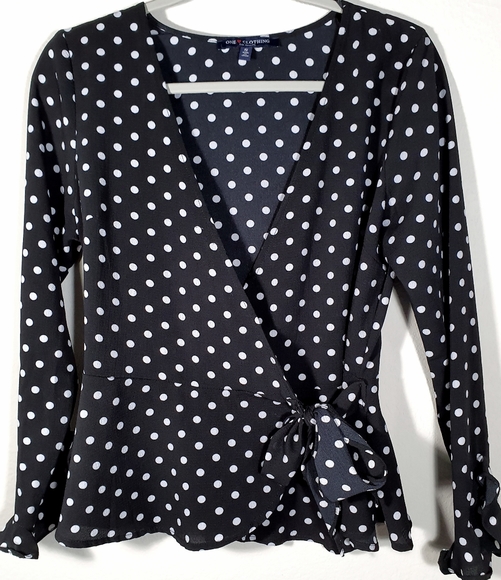 One clothing los angeles true wrap peplum Polka dot top size small - Picture 4 of 11
